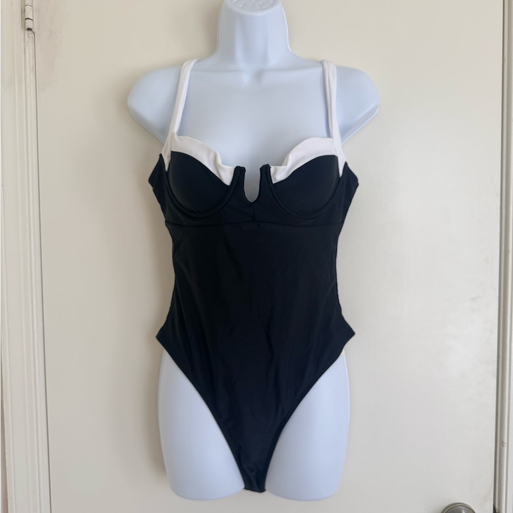 Commense Black and White Detailed Swimwear New with tag